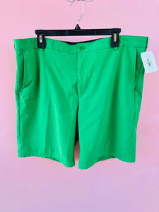 (40) Izod Men's Kelly Green Golf Shorts
