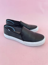 Load image into Gallery viewer, (8) KEDS Black DreamFoam Sneaker Women&#39;s
