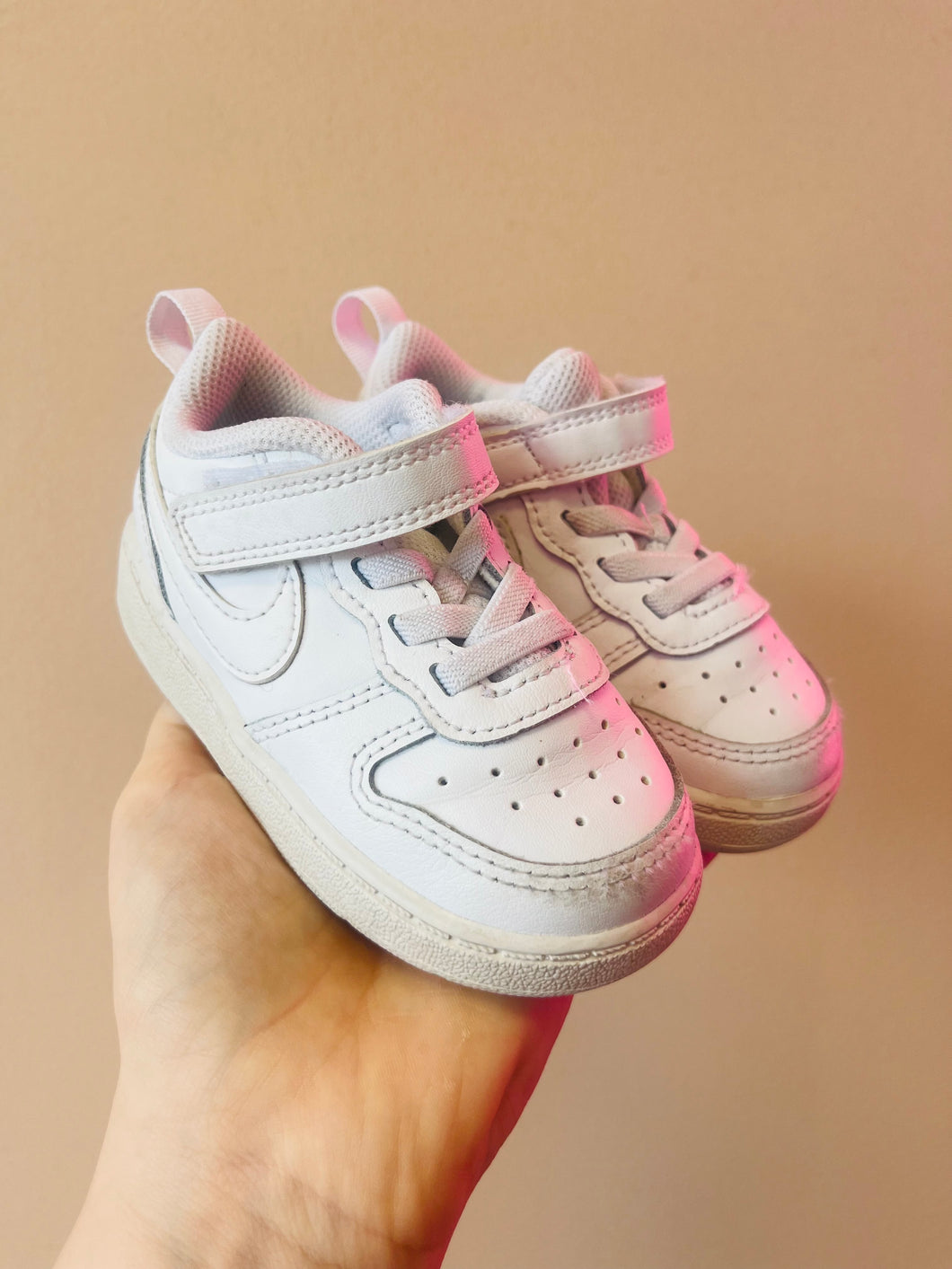 (6) Nike White AF1 Velcro Sneaker