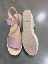 Load image into Gallery viewer, (10) Soludos Brown Leather Wedge Sandal