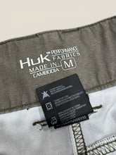 Load image into Gallery viewer, (M) HUK Men's Green Camo Shorts