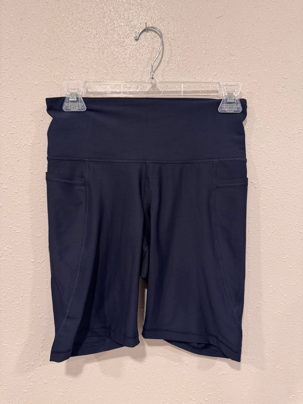 (M) Old Navy Active Navy Biker Shorts Womens