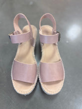 Load image into Gallery viewer, (10) Soludos Brown Leather Wedge Sandal