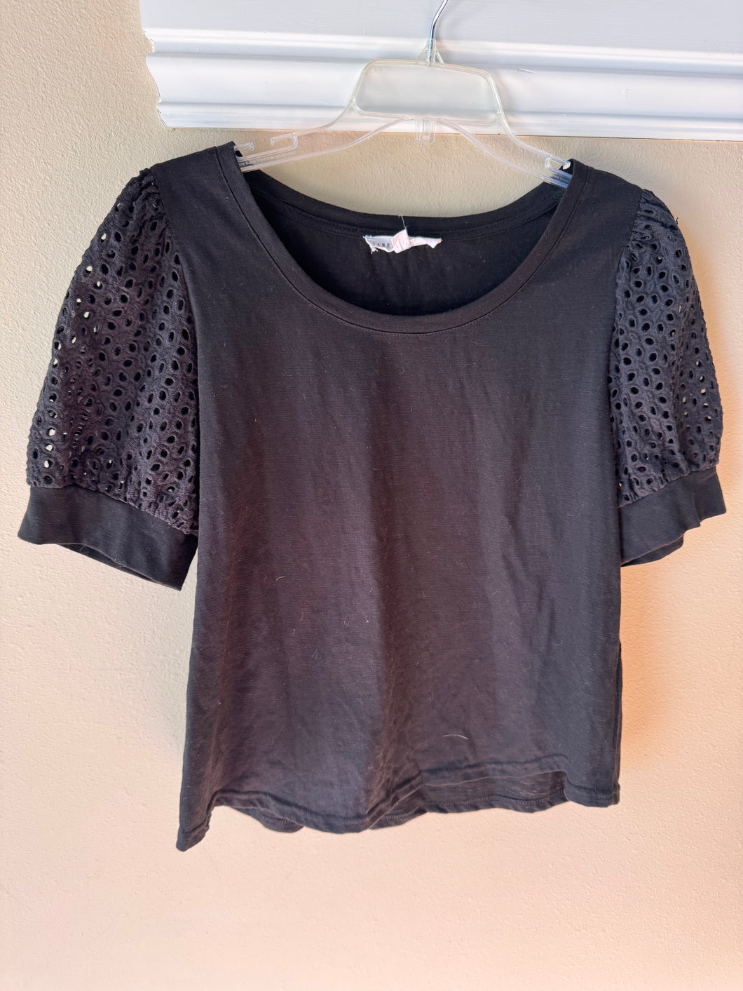 (L) Jane & Delaney Black Lace Sleeve Shirt Women's