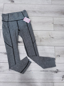 (4) Lululmon Black White Patterned Athletic Legging