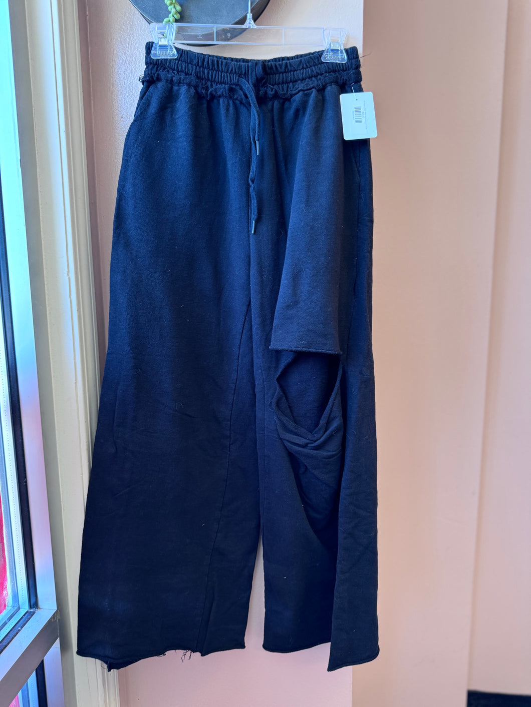 (S) Zenana Black Wide Leg Distressed Sweat
