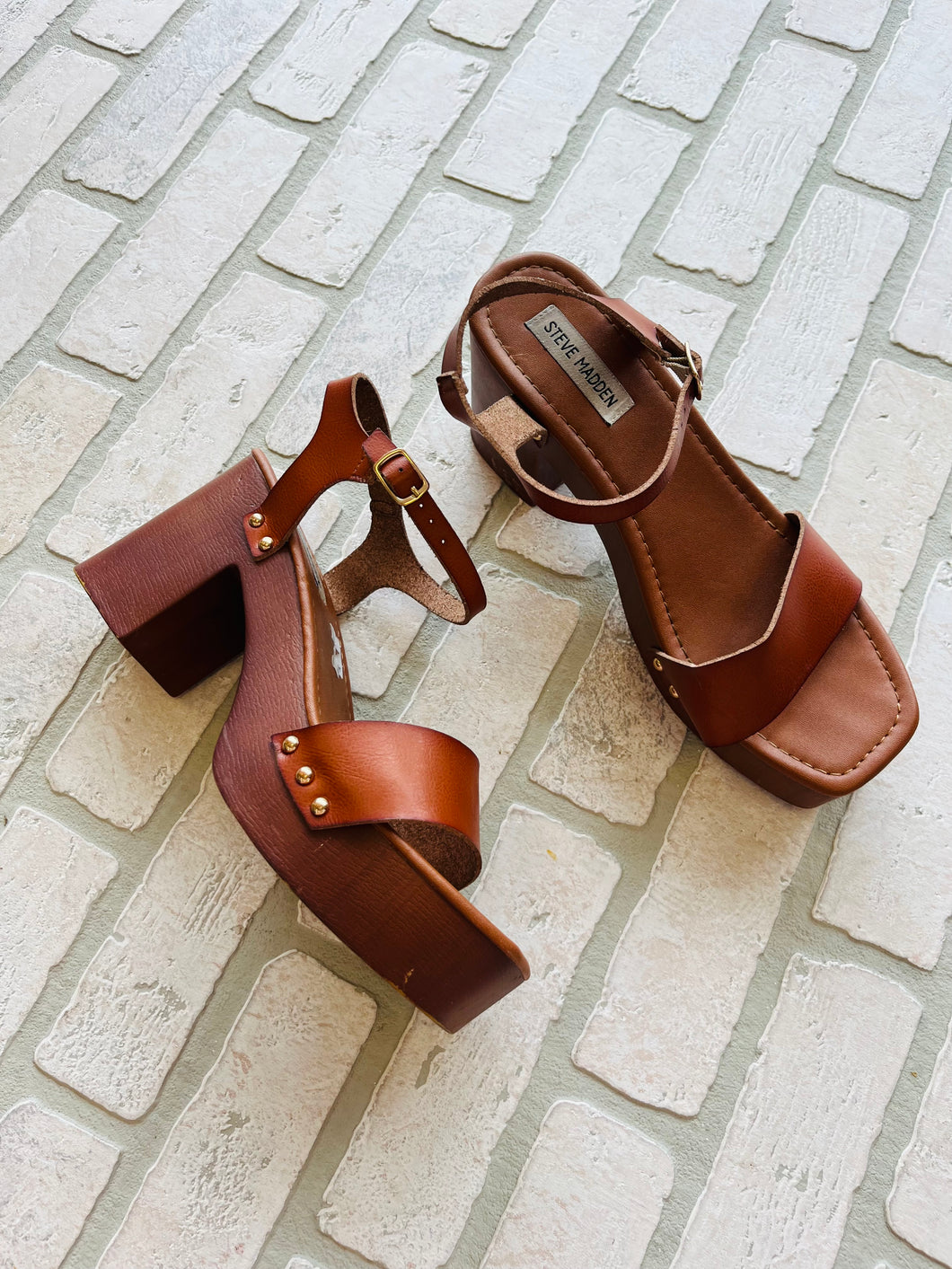 (11) Steve Madden Chunky Heels Womens
