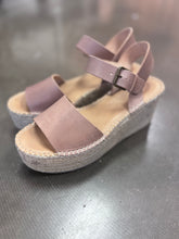 Load image into Gallery viewer, (10) Soludos Brown Leather Wedge Sandal