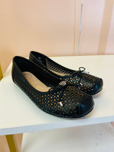 (2) Jessica Simpson Black Mesh Shoes Girls