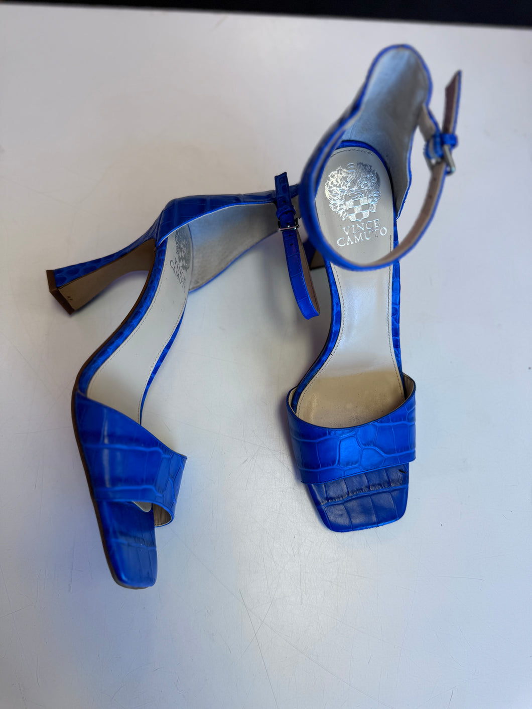 (9.5) Vince Camuto Blue Square Toe Heel