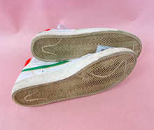 Load image into Gallery viewer, (12) Nike White Blazer Mid 77 Green Sneaker Men&#39;s