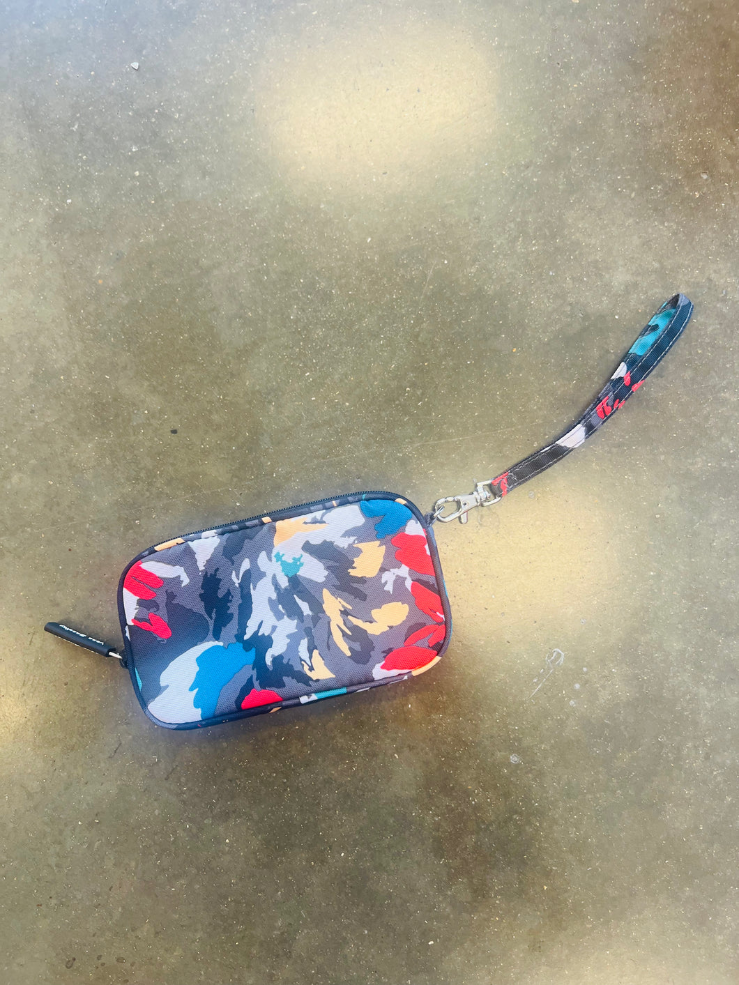 Vera Bradley Splash Floral Zip Grey Wristlet