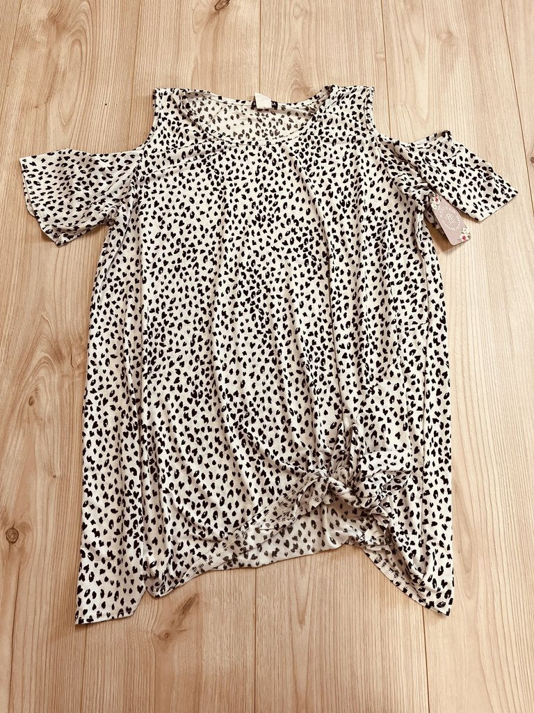 (XL) Heimish White Black Cold Shoulder Speckled Shirt Women's