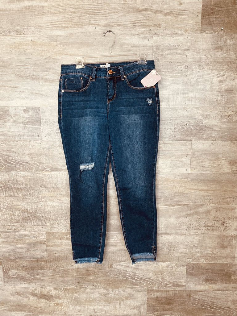 (6) Royalty Reg Skinny Jeans Womens