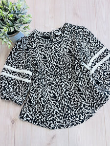 (S) Voy Black White Patterened Top Womens