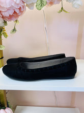 Load image into Gallery viewer, (11) Easy Spirit Black Flats Womens