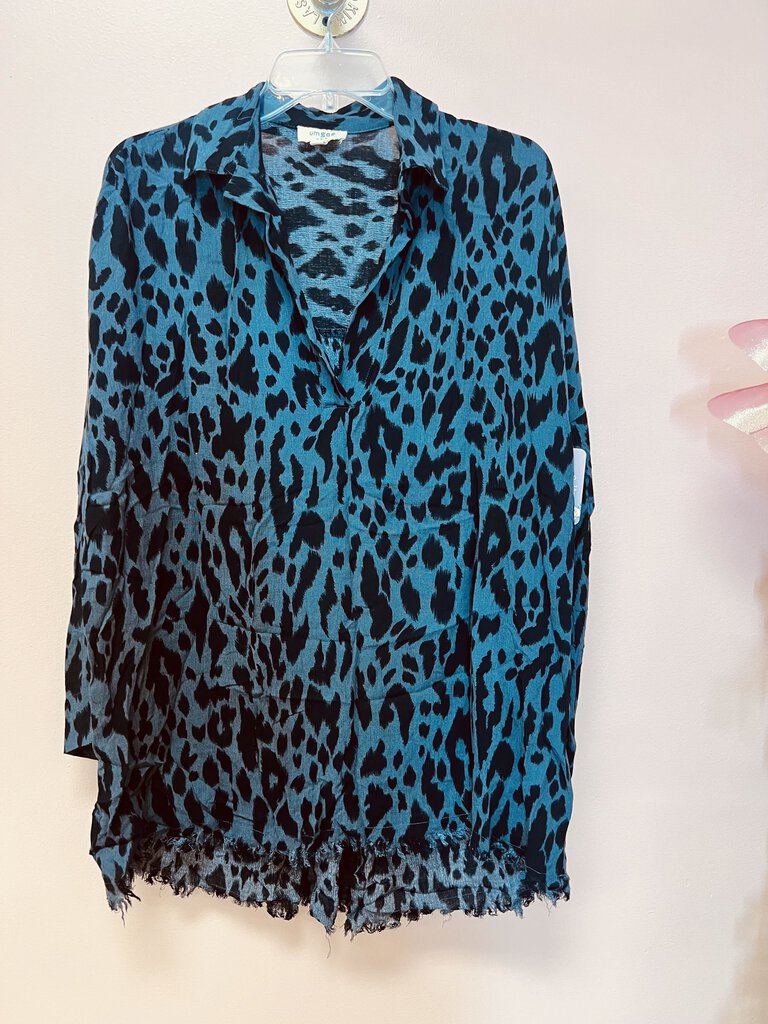 (M) Umgee Grey Leopard Top Womens