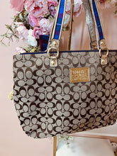 Load image into Gallery viewer, Coach Poppy Shoulder Bag Purse