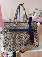 Load image into Gallery viewer, Coach Poppy Shoulder Bag Purse