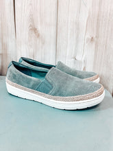 Load image into Gallery viewer, (8) Clarks Grey Leather Marie Sail Loafer Slip Ons Womens