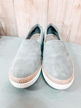 Load image into Gallery viewer, (8) Clarks Grey Leather Marie Sail Loafer Slip Ons Womens