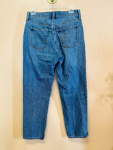 Load image into Gallery viewer, (4) Old Navy Sky Hi Straight Jean Women&#39;s