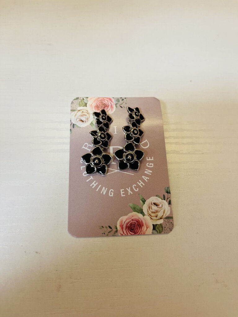 Black Flower Dangle Earrings