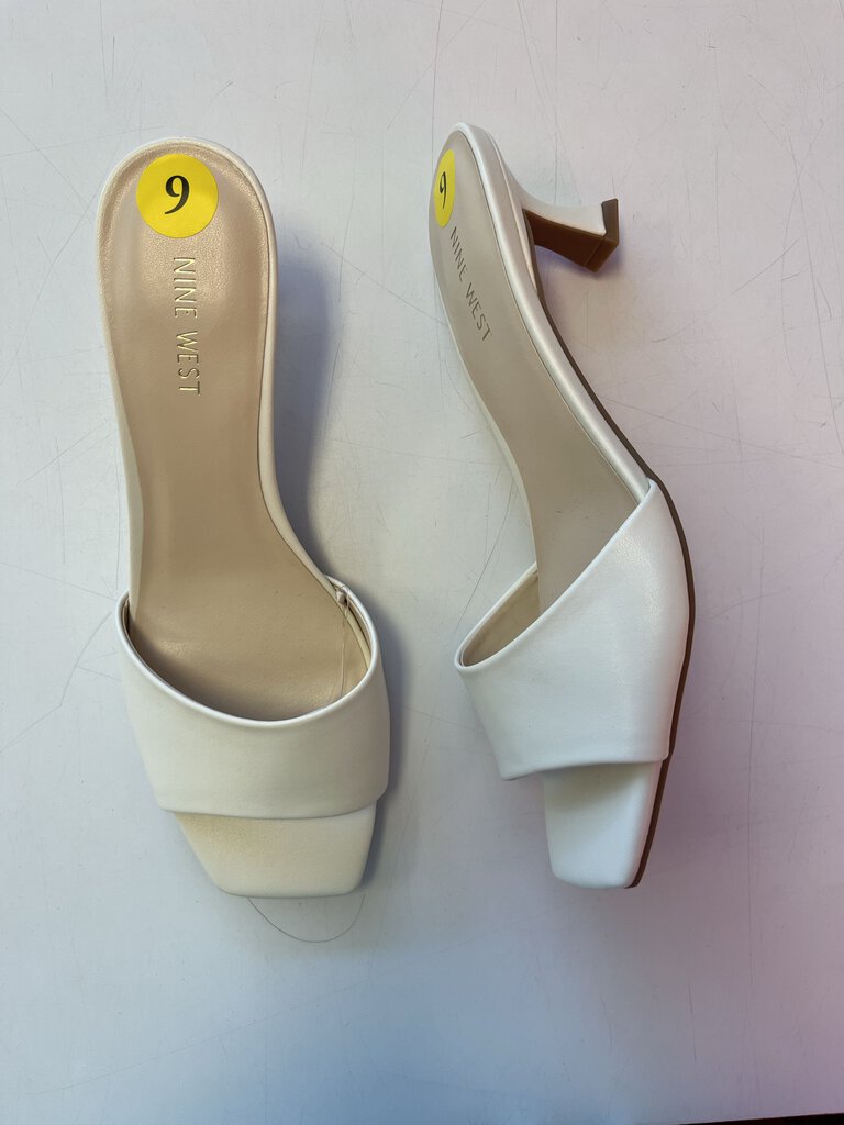 (9) Nine West White Heels Women's
