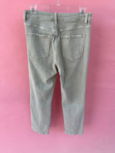 Load image into Gallery viewer, (28) Vervet Light Green Vervet Mom Jeans Womens