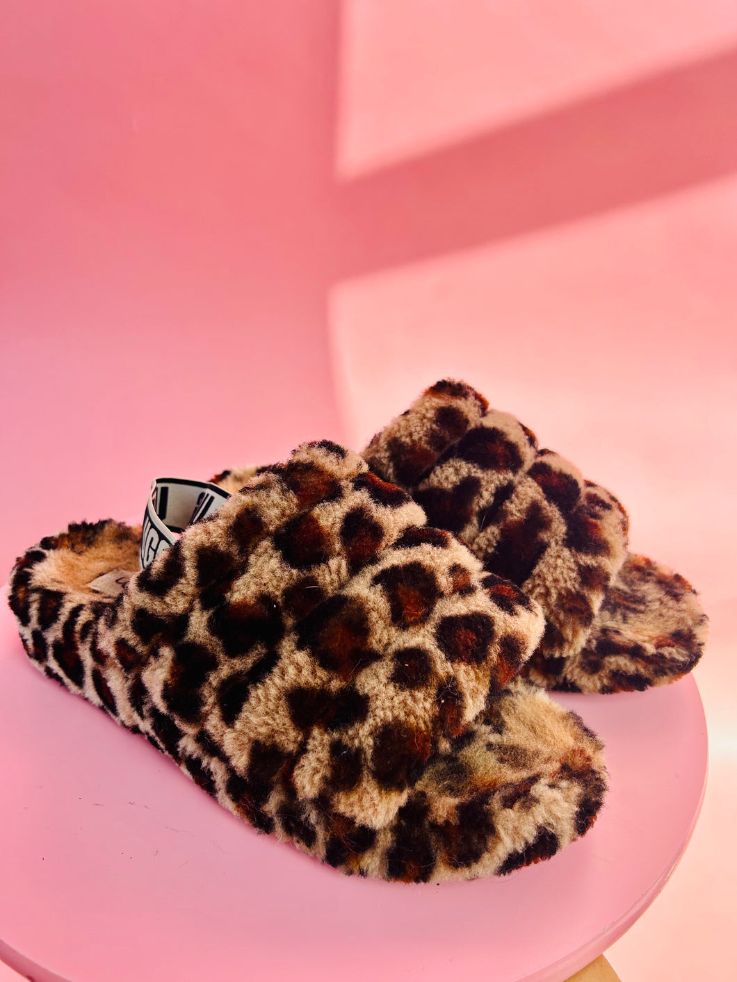(10) Ugg Leopard Slippers Womens
