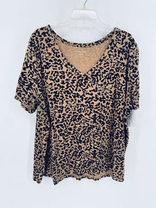 (2X) Ava & Viv Tan Black Leopard V neck SS Shirt Womens