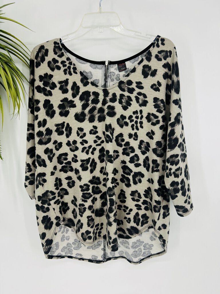(L) Joah Gray Leopard 3/4 sleeve Top Women's