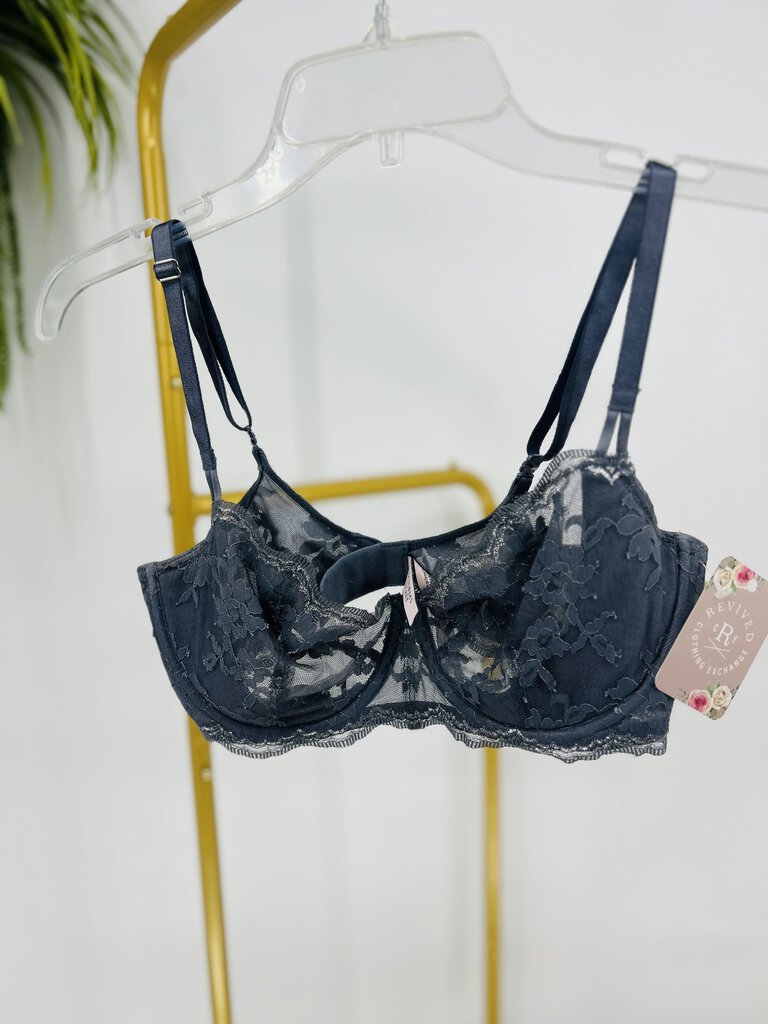 (34DD) Victoria's Secret Gray Lace Bra