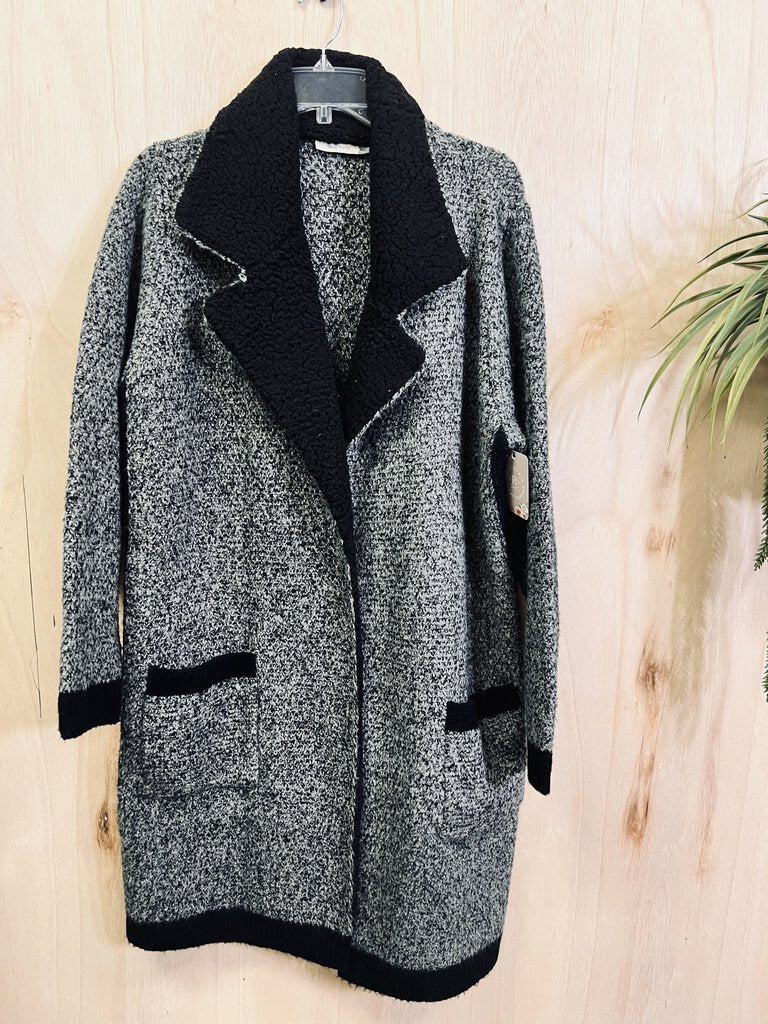 (M/L) Maude Vivante Grey Knit Shacket Womens