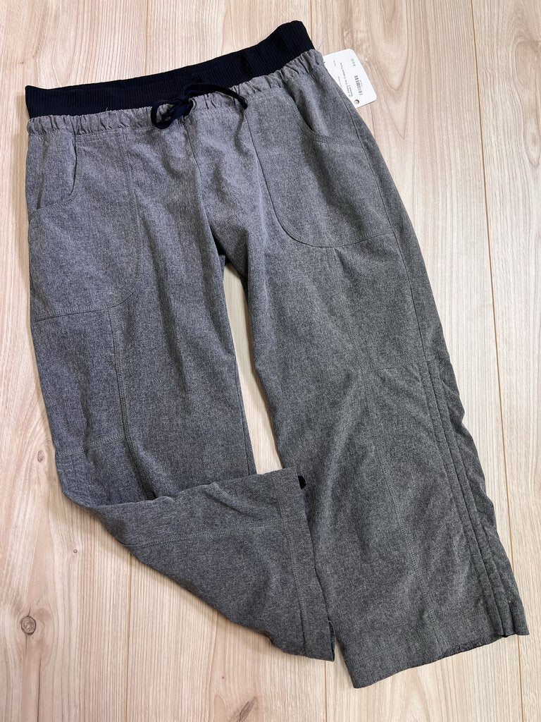 (2) Athleta Grey Cropped Pants Womens