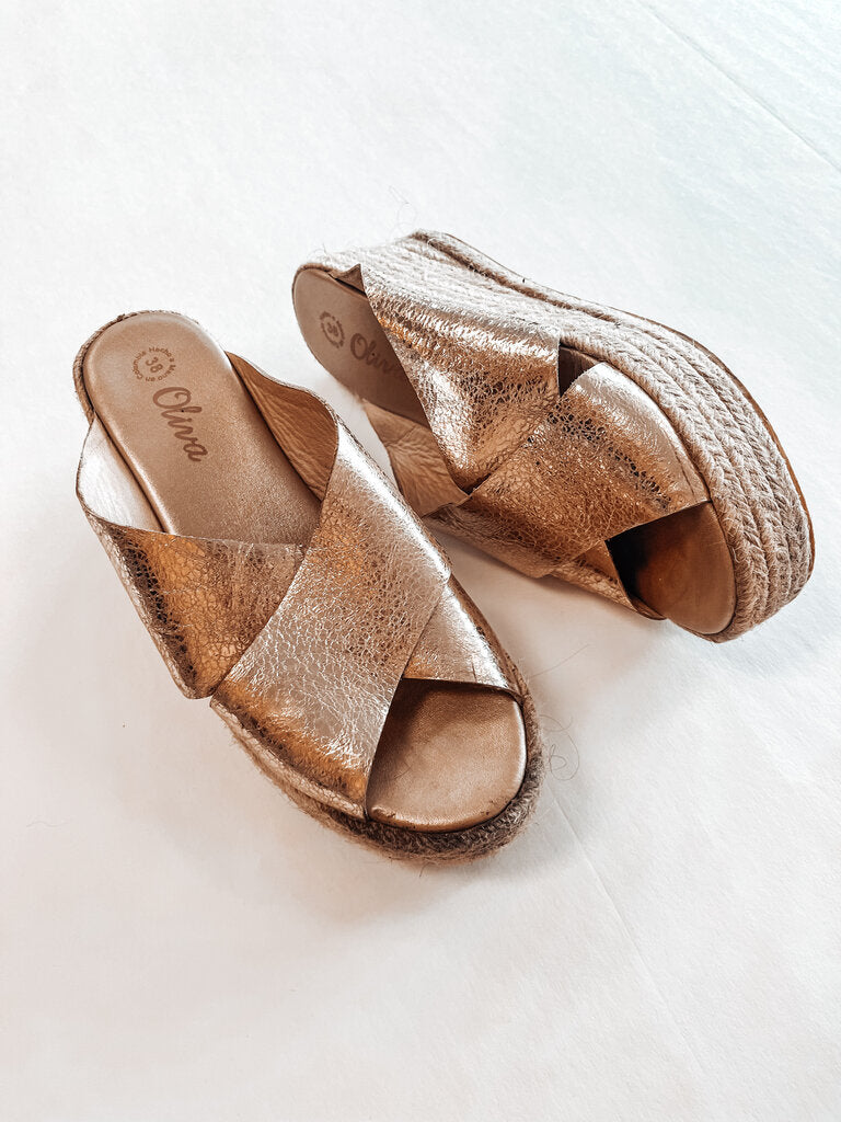 (38/7.5) Olivia Gold Sandals Women's