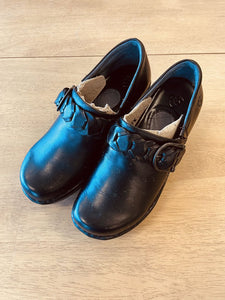 (7) Ariat Black Clog Shoes Womens