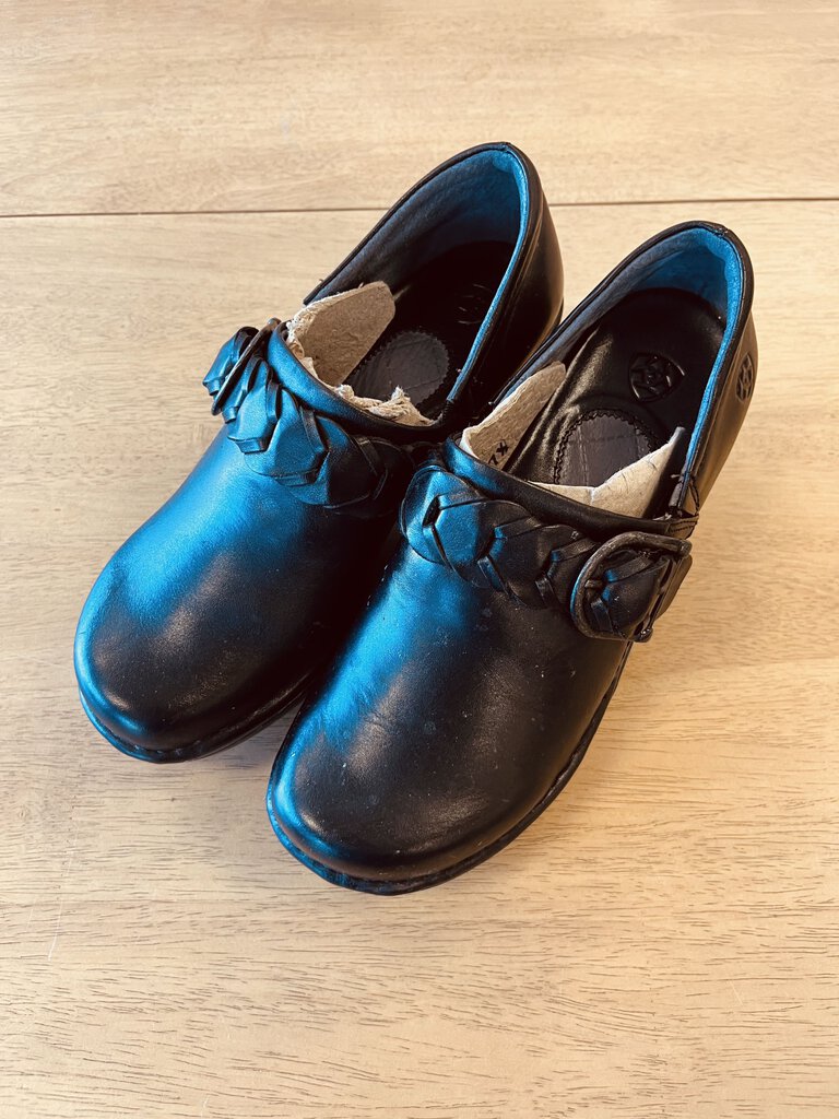 (7) Ariat Black Clog Shoes Womens