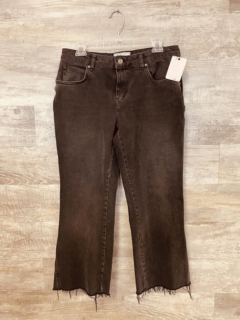 (30) Free People Black Crop Jeans Womens