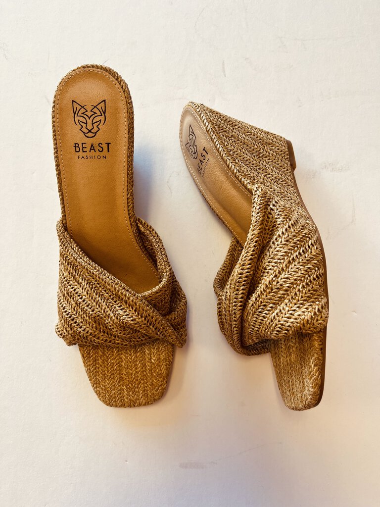 (7.5) Beast Fashion Wicker Wedges Womens
