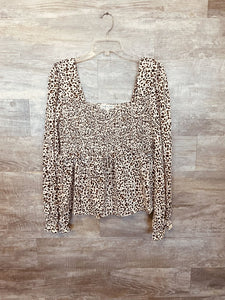 (L) She + Sky Cream Brown Speckled Top Womens