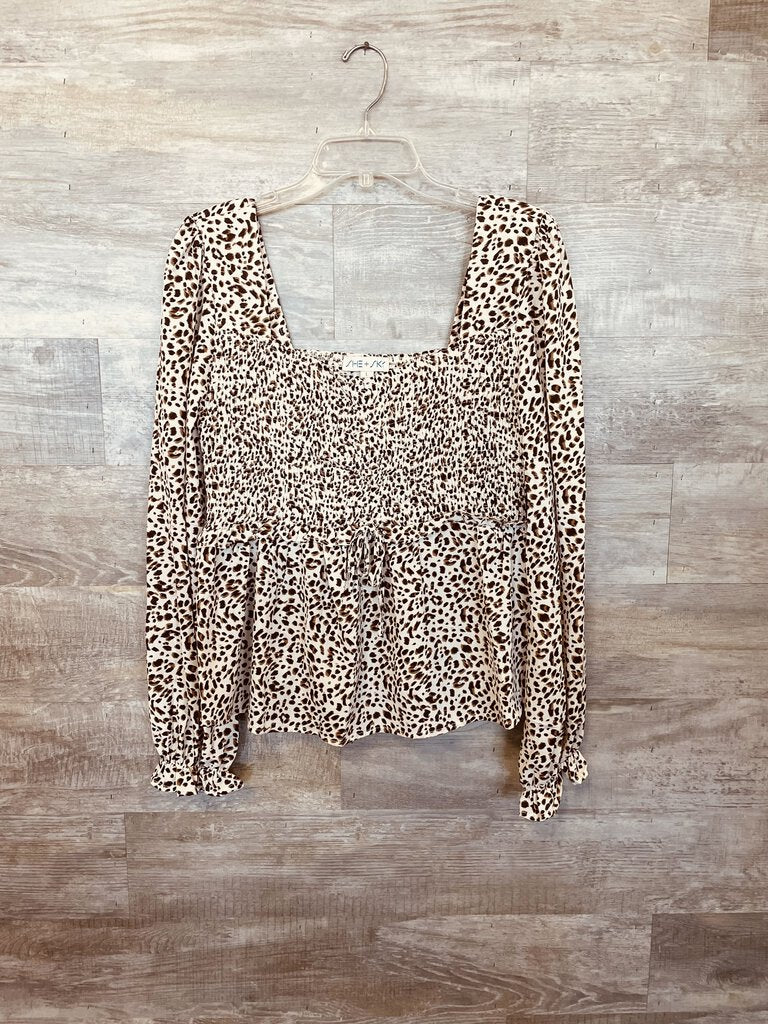 (L) She + Sky Cream Brown Speckled Top Womens