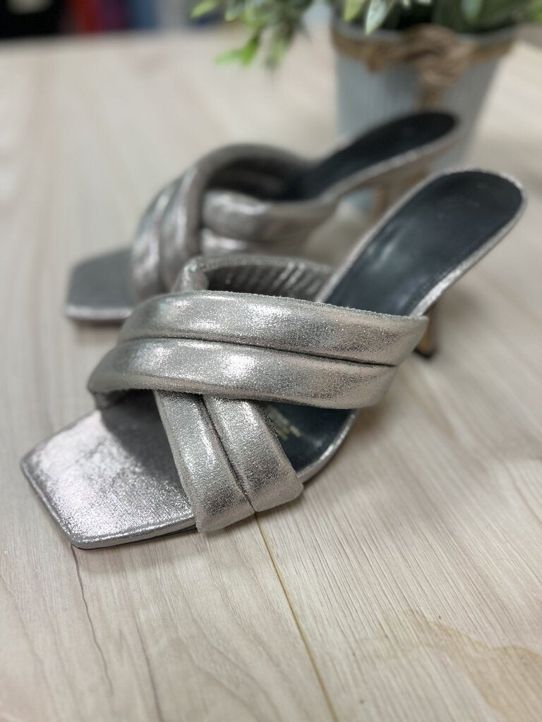 (10) H&M Silver Heels Womens
