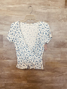 (Large) Wild Love White Blue Floral Ribbed Shirt Women's