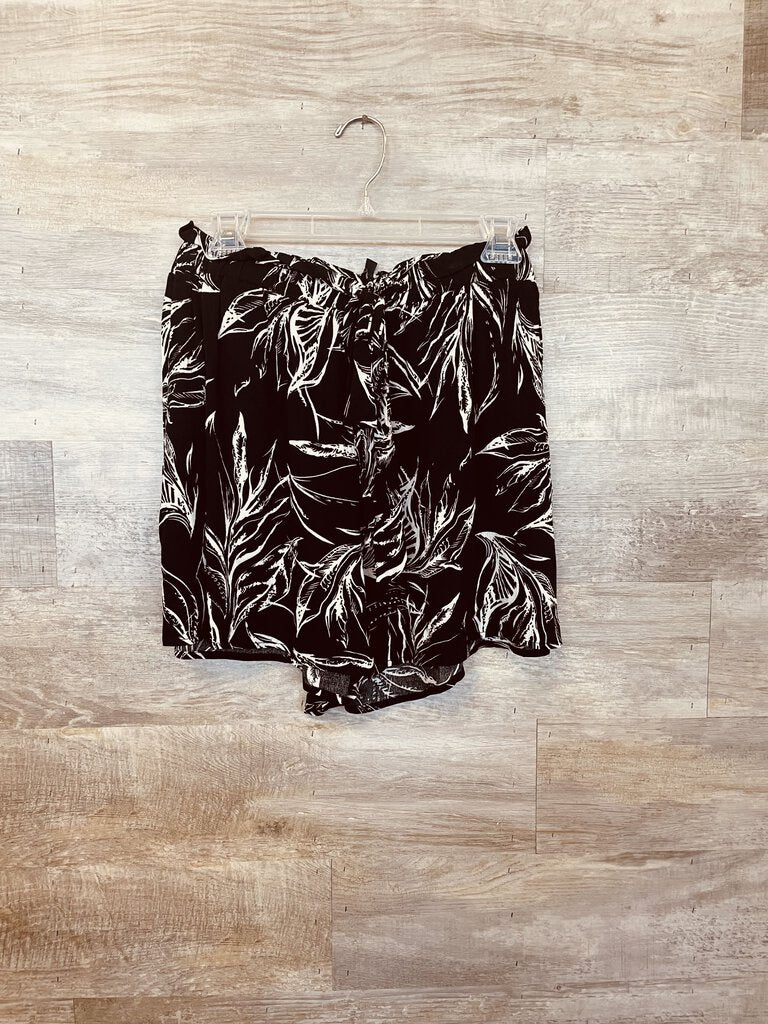 (3X) Zenobia Black Palm Shorts Womens