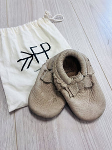 (4) Freshly Picked Tan Shoes Girls