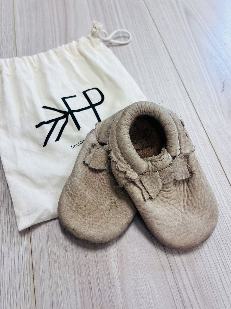 (4) Freshly Picked Tan Shoes Girls