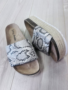 (6) Dirty Laundry Snakeprint Sandals Womens