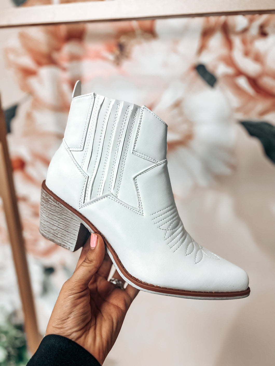 The Wilder White Short Boot